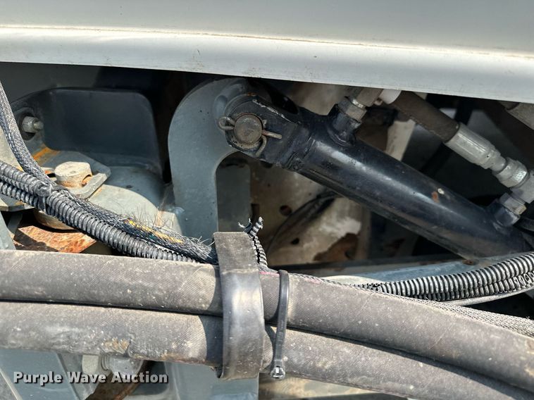 image for item DQ7364 2008 Elgin Pelican NP  street sweeper