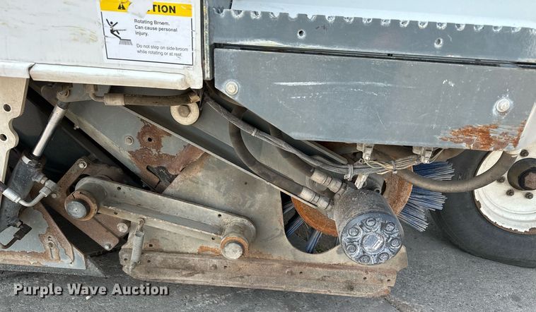 image for item DQ7364 2008 Elgin Pelican NP  street sweeper