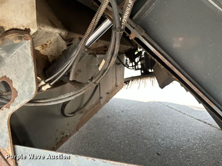 image for item DQ7364 2008 Elgin Pelican NP  street sweeper