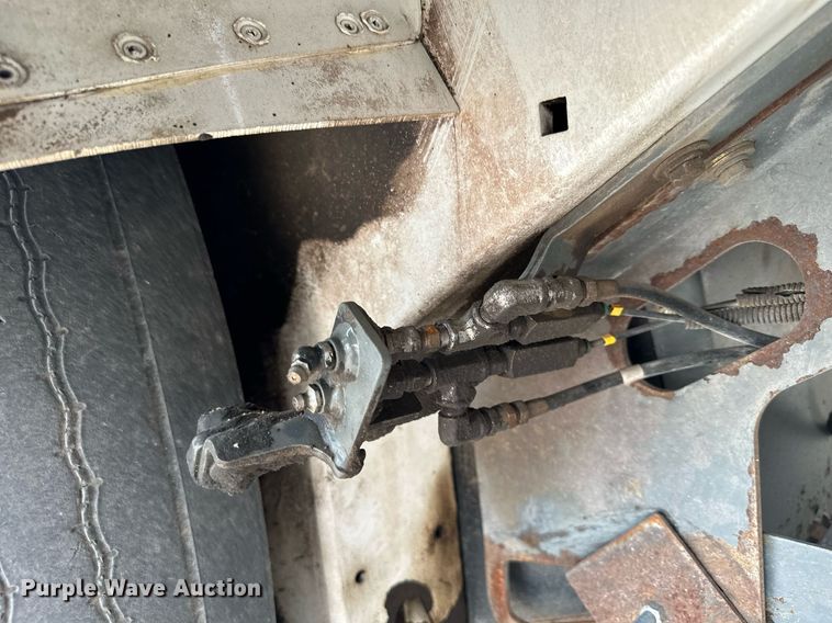 image for item DQ7364 2008 Elgin Pelican NP  street sweeper