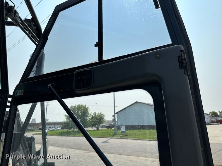 image for item DQ7364 2008 Elgin Pelican NP  street sweeper