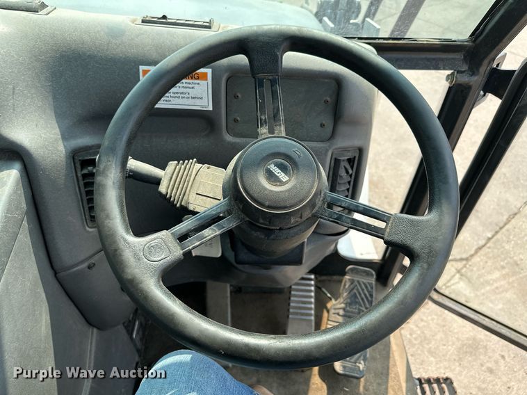 image for item DQ7364 2008 Elgin Pelican NP  street sweeper