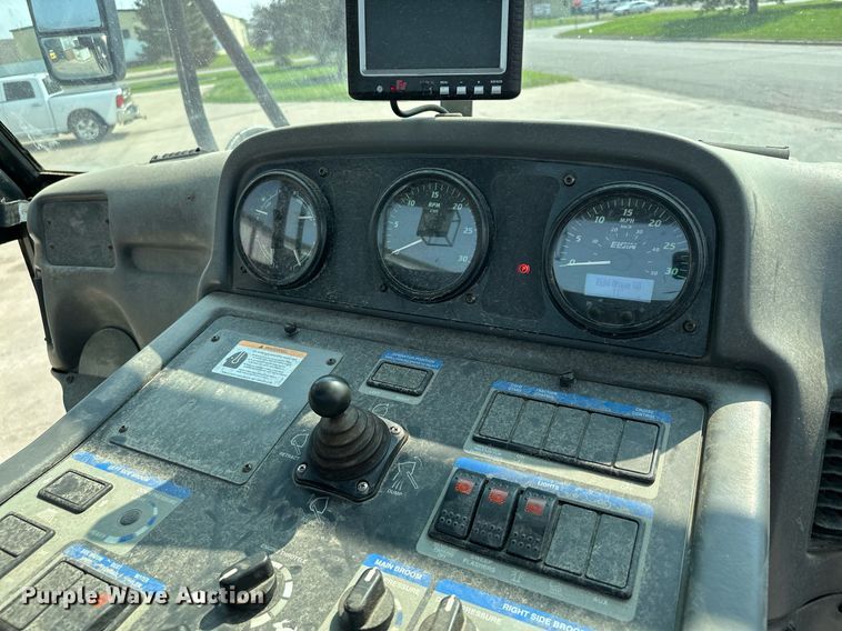 image for item DQ7364 2008 Elgin Pelican NP  street sweeper