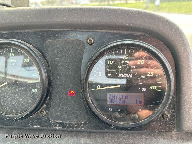 image for item DQ7364 2008 Elgin Pelican NP  street sweeper