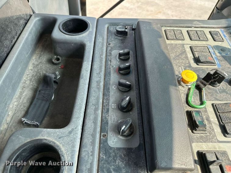 image for item DQ7364 2008 Elgin Pelican NP  street sweeper