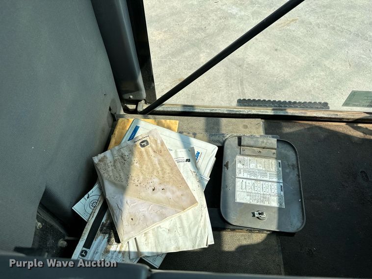 image for item DQ7364 2008 Elgin Pelican NP  street sweeper