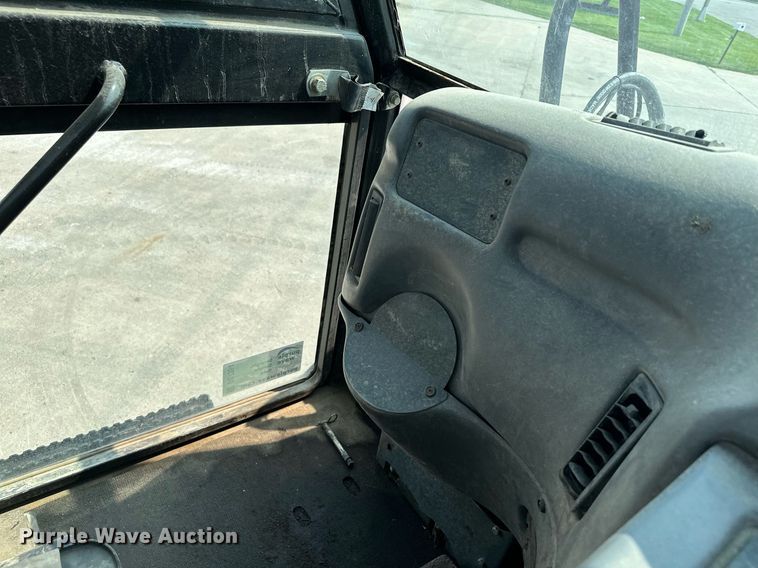 image for item DQ7364 2008 Elgin Pelican NP  street sweeper