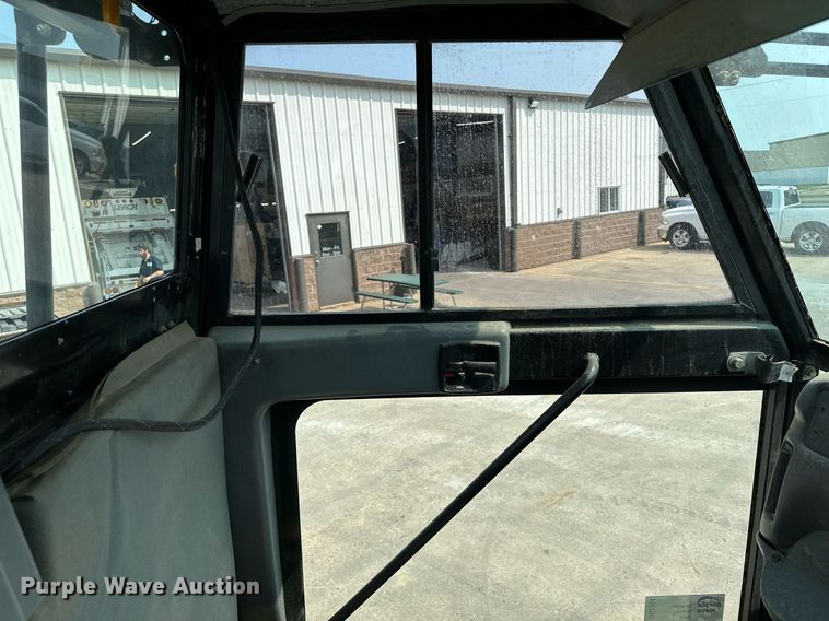 image for item DQ7364 2008 Elgin Pelican NP  street sweeper