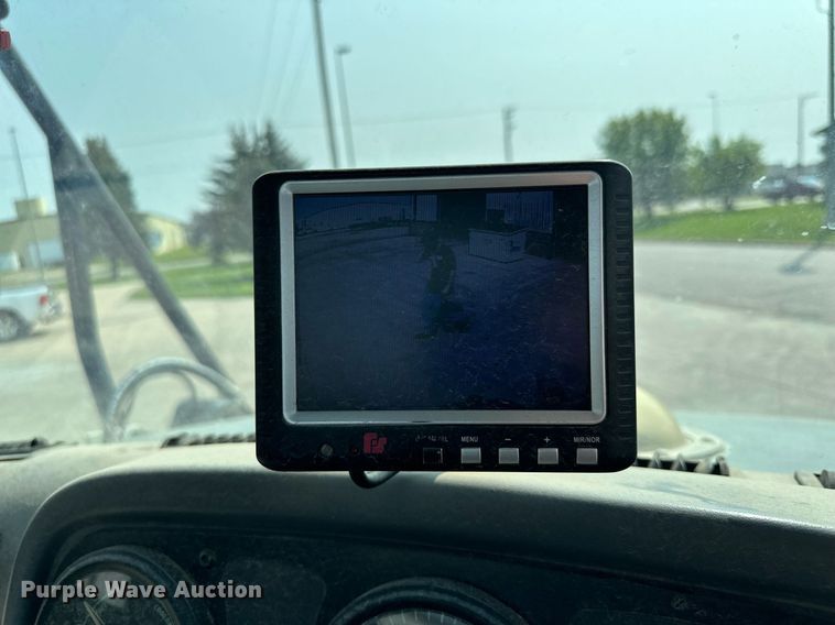 image for item DQ7364 2008 Elgin Pelican NP  street sweeper