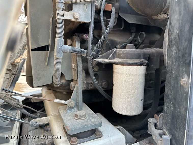 image for item DQ7364 2008 Elgin Pelican NP  street sweeper