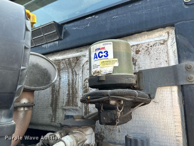 image for item DQ7364 2008 Elgin Pelican NP  street sweeper