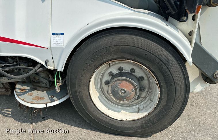 image for item DQ7364 2008 Elgin Pelican NP  street sweeper