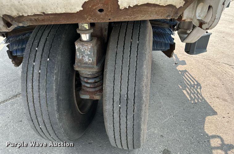 image for item DQ7364 2008 Elgin Pelican NP  street sweeper