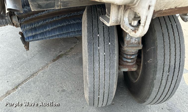 image for item DQ7364 2008 Elgin Pelican NP  street sweeper