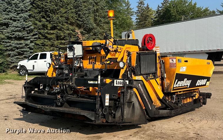 image for item DQ7365 2018 LeeBoy 8500D  paver