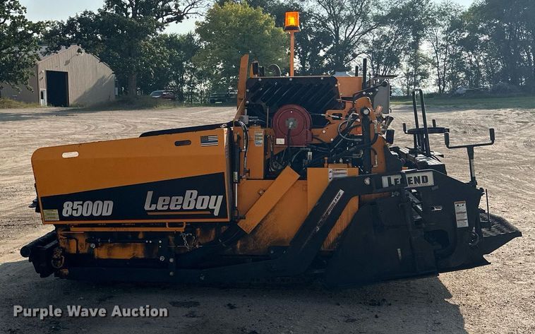 image for item DQ7365 2018 LeeBoy 8500D  paver