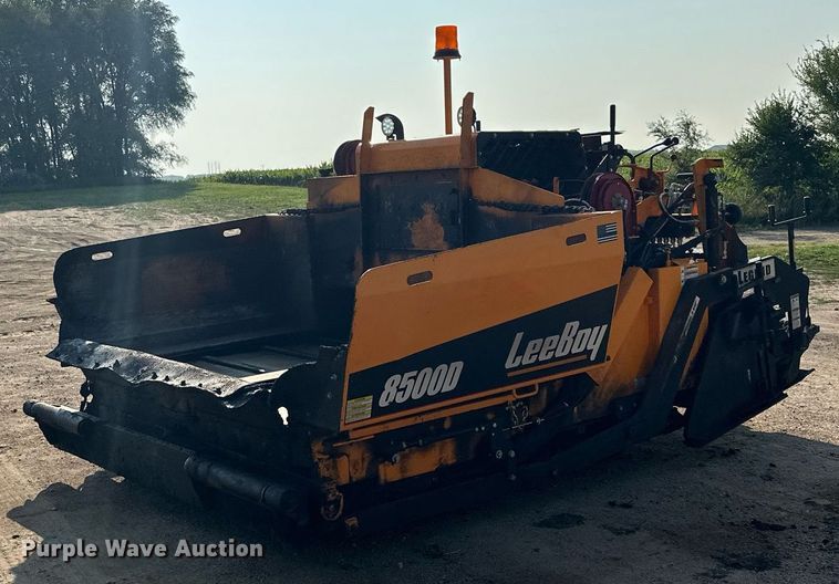 image for item DQ7365 2018 LeeBoy 8500D  paver
