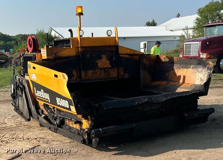 image for item DQ7365 2018 LeeBoy 8500D  paver