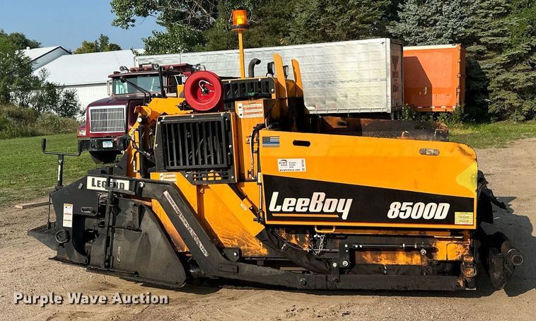 image for item DQ7365 2018 LeeBoy 8500D  paver