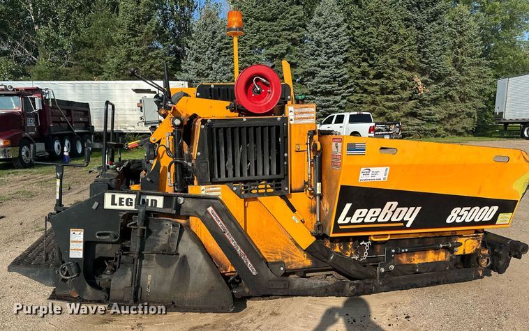 image for item DQ7365 2018 LeeBoy 8500D  paver