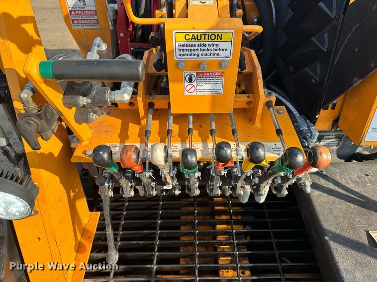 image for item DQ7365 2018 LeeBoy 8500D  paver