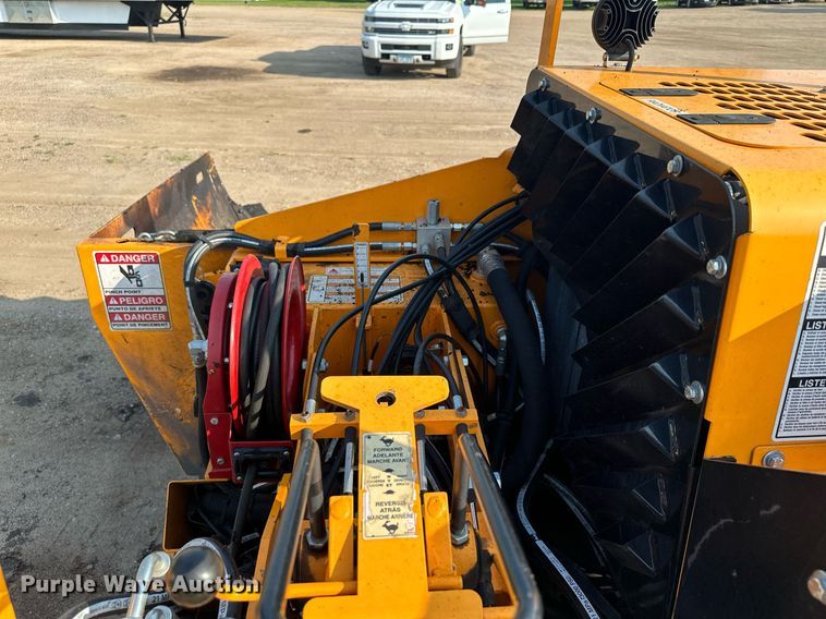 image for item DQ7365 2018 LeeBoy 8500D  paver