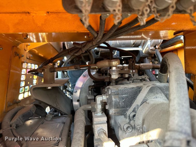 image for item DQ7365 2018 LeeBoy 8500D  paver