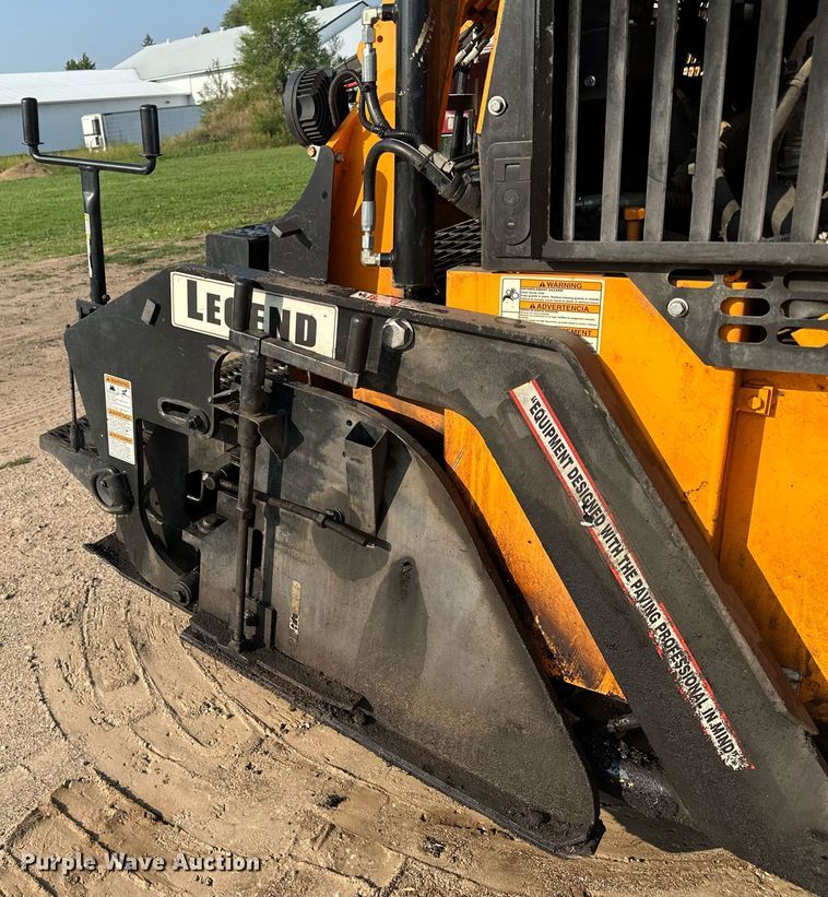 image for item DQ7365 2018 LeeBoy 8500D  paver