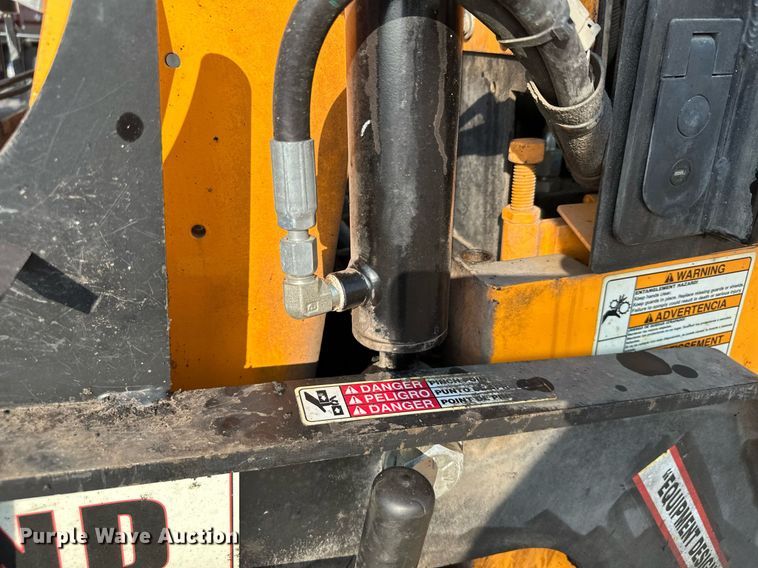 image for item DQ7365 2018 LeeBoy 8500D  paver