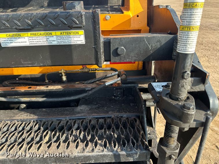 image for item DQ7365 2018 LeeBoy 8500D  paver