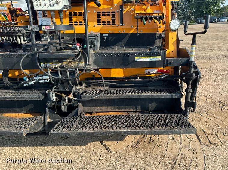 image for item DQ7365 2018 LeeBoy 8500D  paver