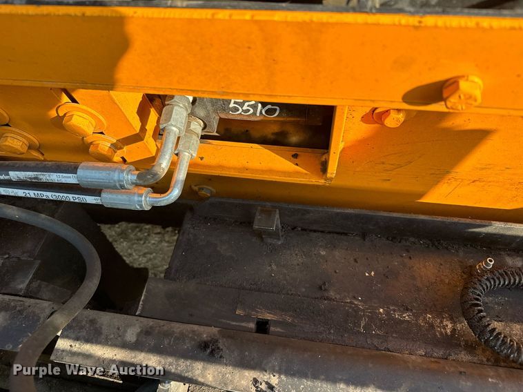 image for item DQ7365 2018 LeeBoy 8500D  paver