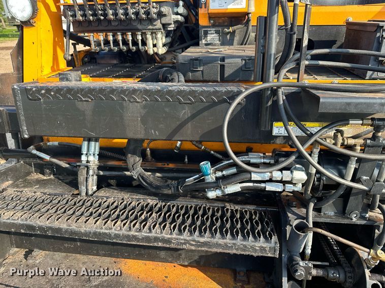 image for item DQ7365 2018 LeeBoy 8500D  paver