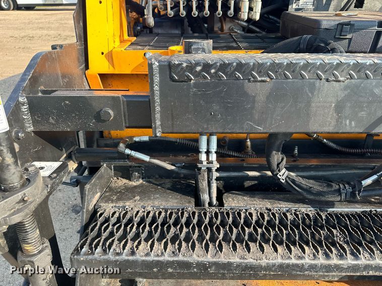 image for item DQ7365 2018 LeeBoy 8500D  paver