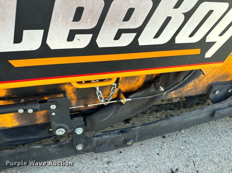 image for item DQ7365 2018 LeeBoy 8500D  paver