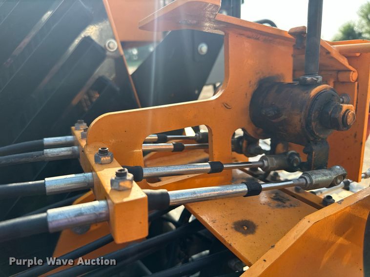 image for item DQ7365 2018 LeeBoy 8500D  paver