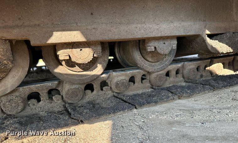 image for item DQ7365 2018 LeeBoy 8500D  paver