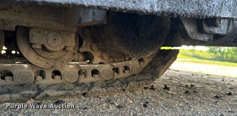 image for item DQ7365 2018 LeeBoy 8500D  paver