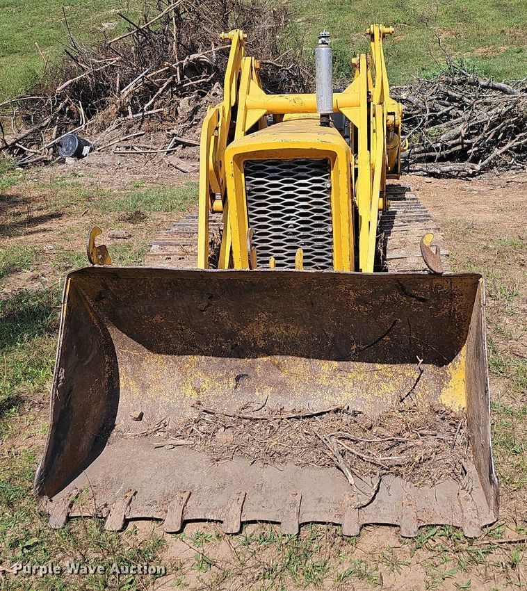 image for item DR3421 John Deere 831  track loader