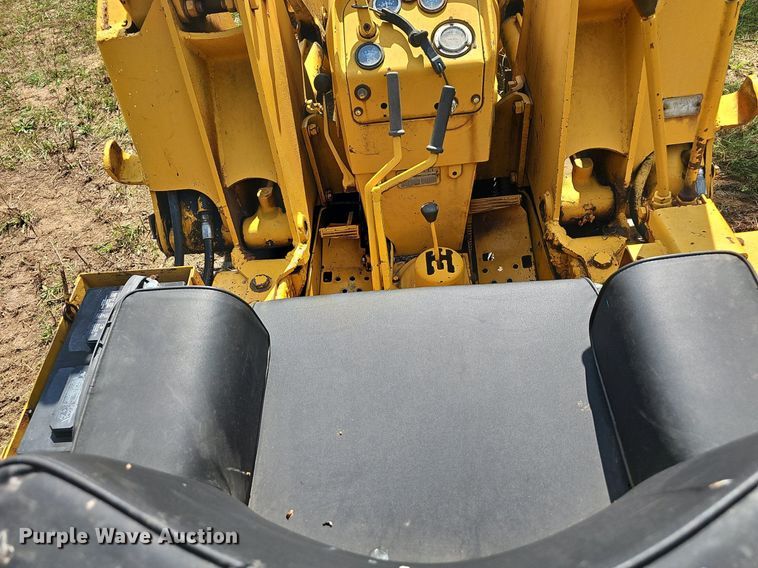 image for item DR3421 John Deere 831  track loader