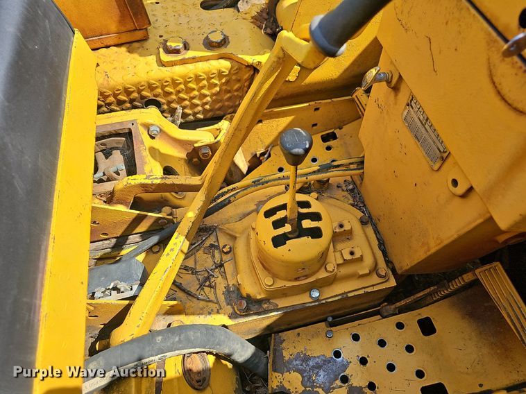 image for item DR3421 John Deere 831  track loader