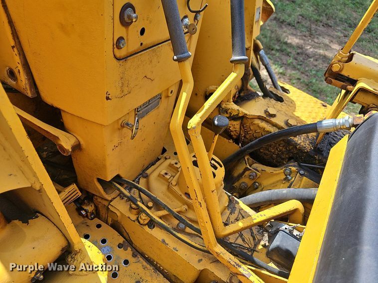 image for item DR3421 John Deere 831  track loader