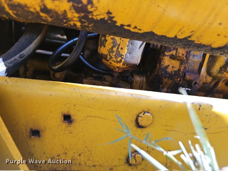 image for item DR3421 John Deere 831  track loader