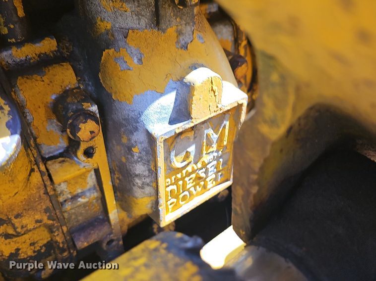 image for item DR3421 John Deere 831  track loader