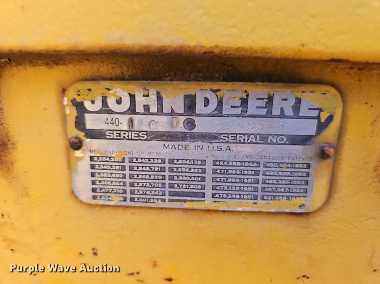 image for item DR3421 John Deere 831  track loader