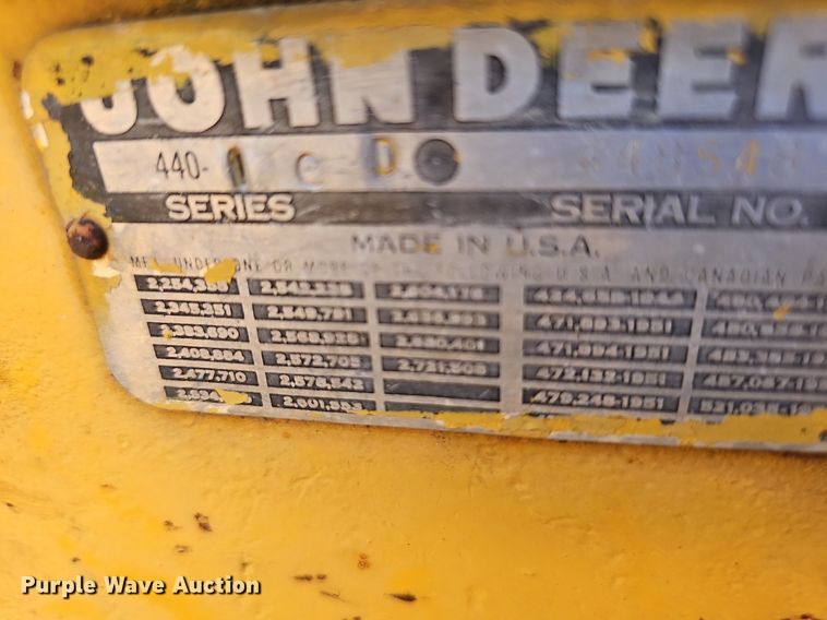 image for item DR3421 John Deere 831  track loader