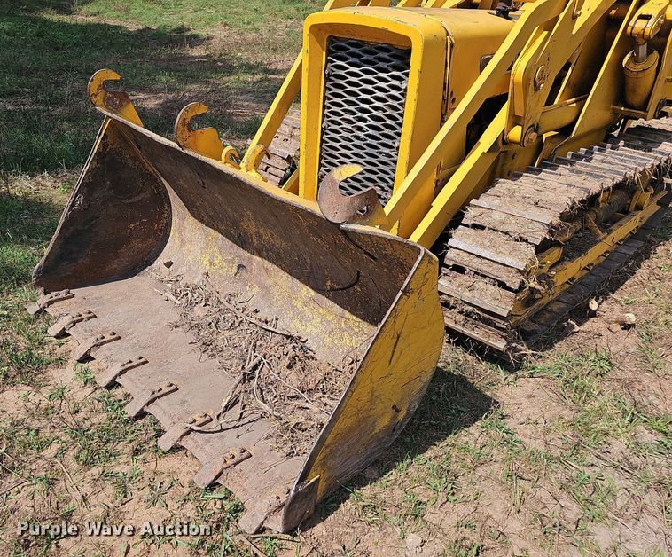 image for item DR3421 John Deere 831  track loader