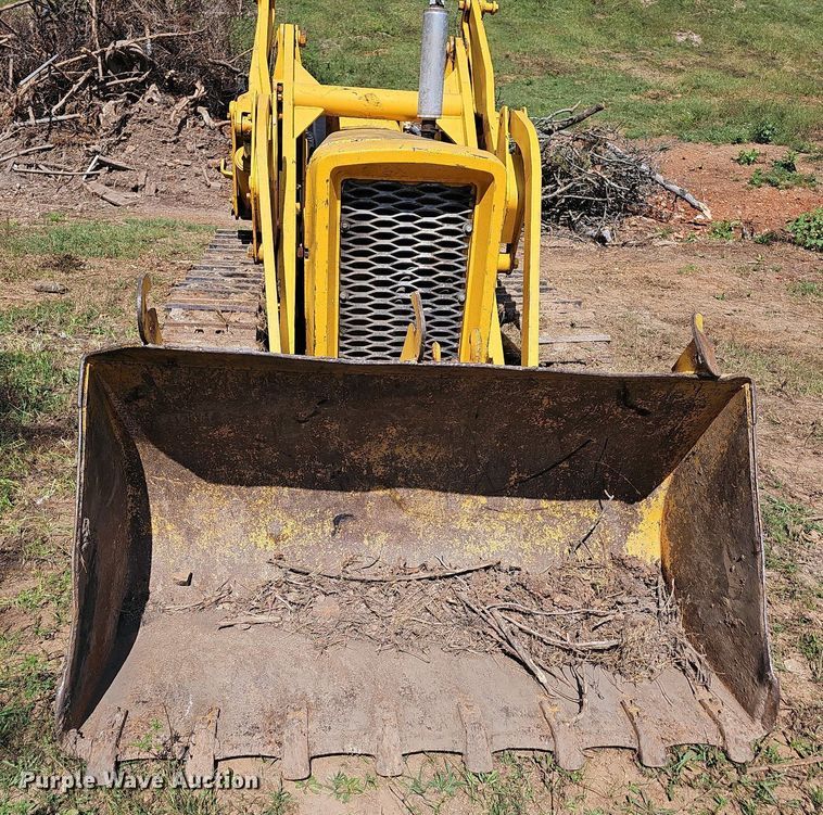 image for item DR3421 John Deere 831  track loader