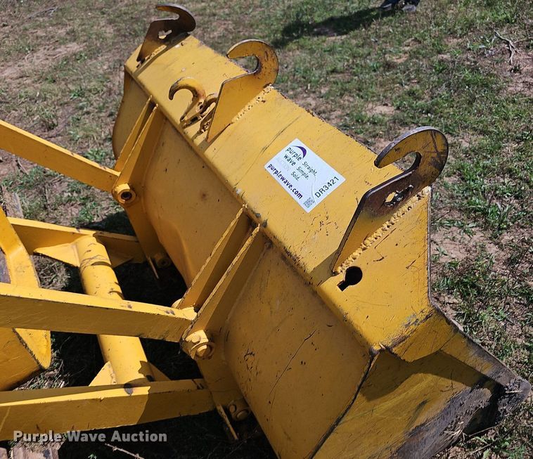 image for item DR3421 John Deere 831  track loader