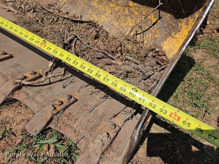 image for item DR3421 John Deere 831  track loader
